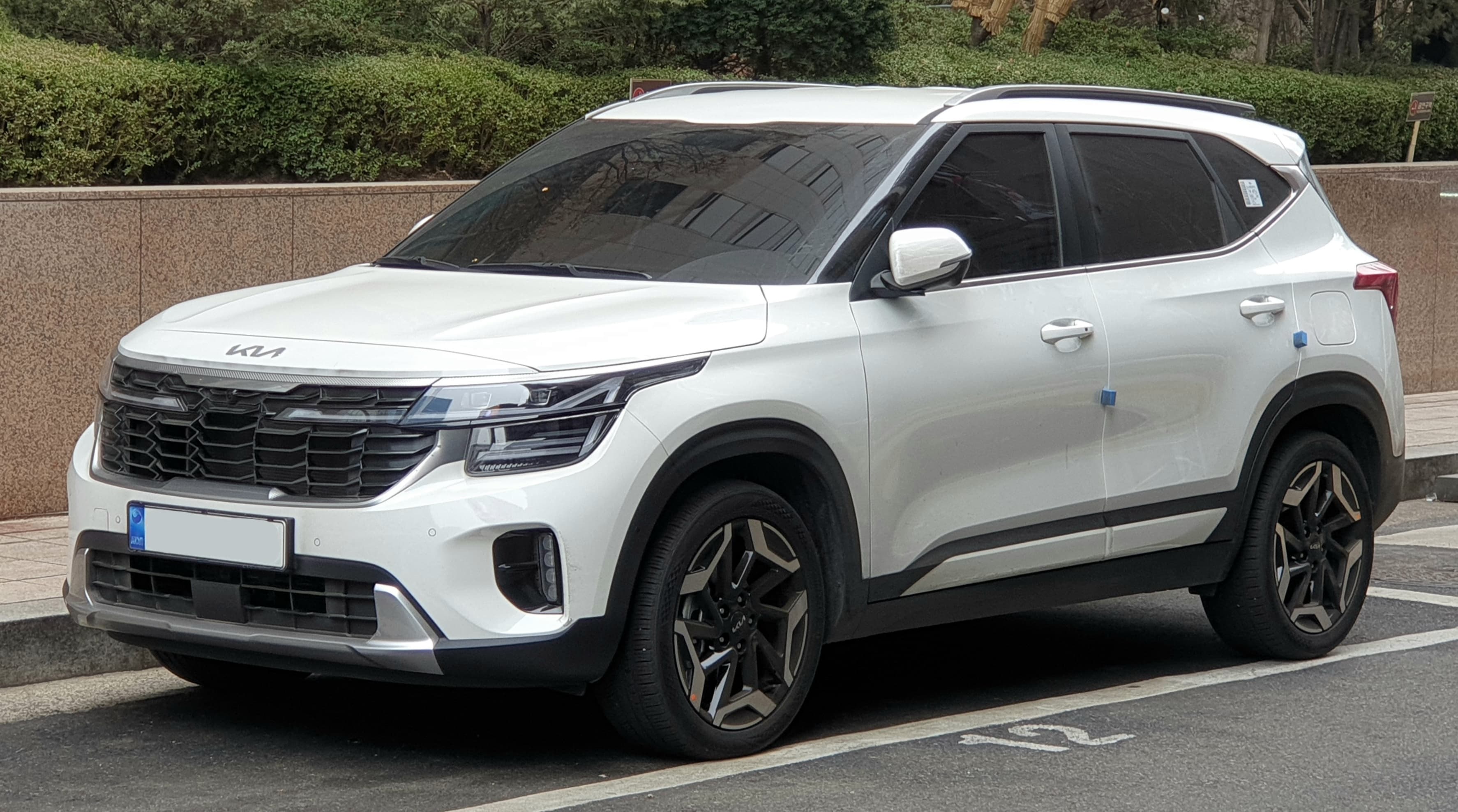 Kia Seltos HTE 1.5 Petrol MT